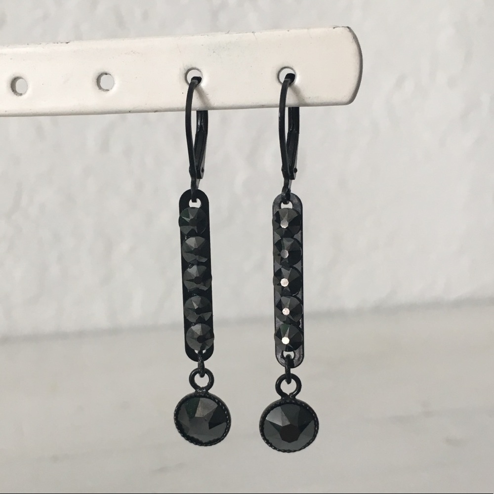 Black earrings 🖤